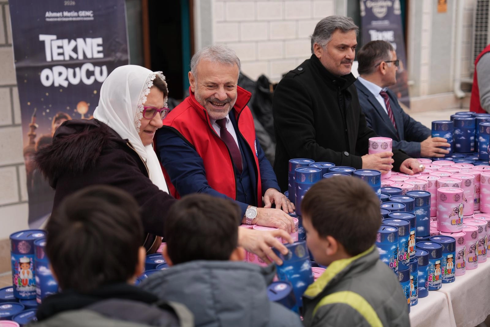 Trabzon'da binlerce çocuk Ramazan’ı 'Tekne Orucu'yla tanıdı