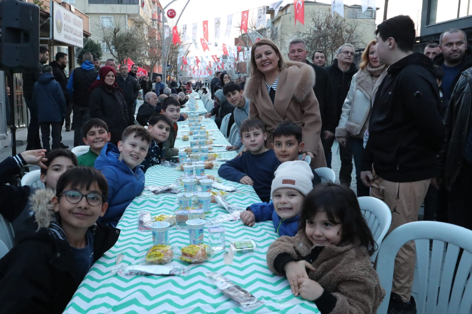 İzmit'te gönül sofrası Alikahya’da kuruldu