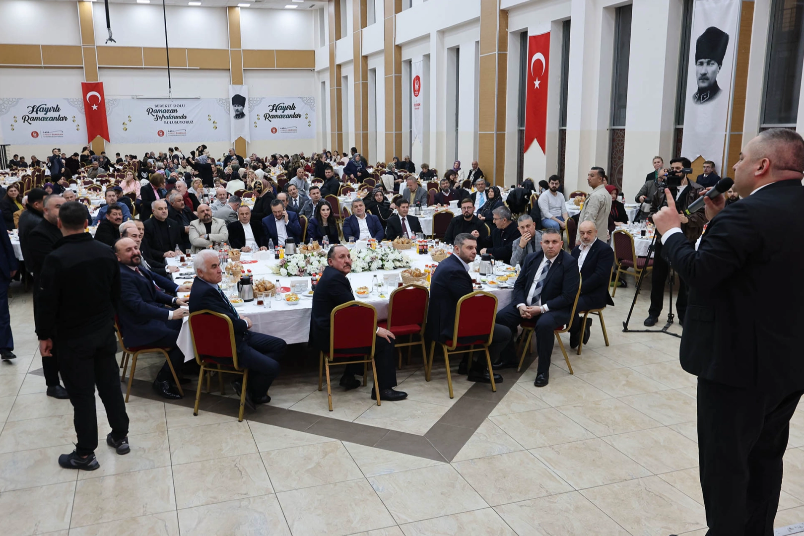 Başkan Özarslan, Başkent’in ilçeleriyle iftar sofrasında buluştu