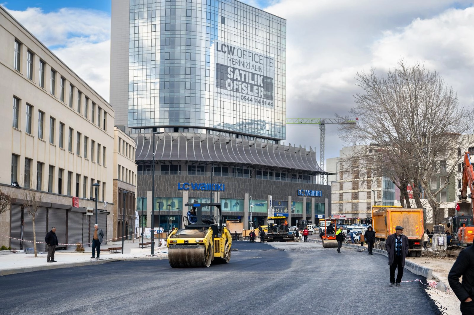 Malatya’da çarşı merkezinde asfalt çalışması