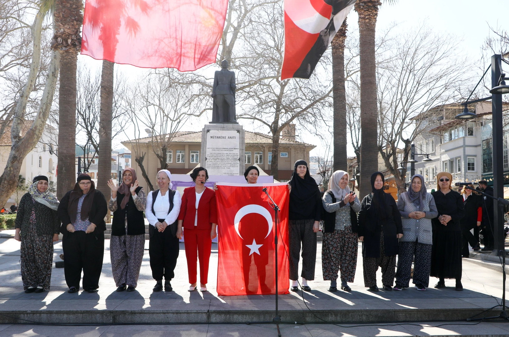Mudanya’da 8 Mart’a kadın emeği damgası