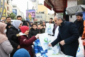 Çayırova’da vatandaşlara kandil simidi