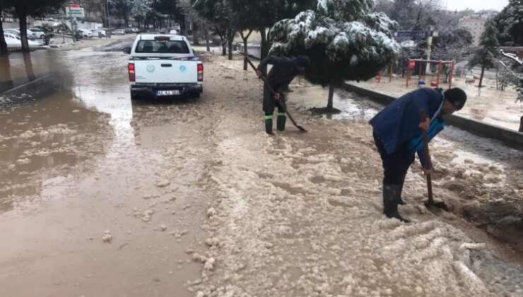 Manisa’da buz tutan mazgallara anında müdahale