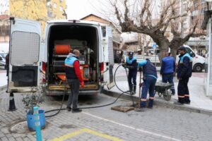 Manisa’da ekipler yağışlara karşı ‘ızgara’ mesaisinde