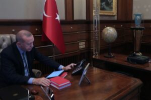 Belçika’da yaralanan Türk gencine Cumhurbaşkanı Erdoğan’dan telefon