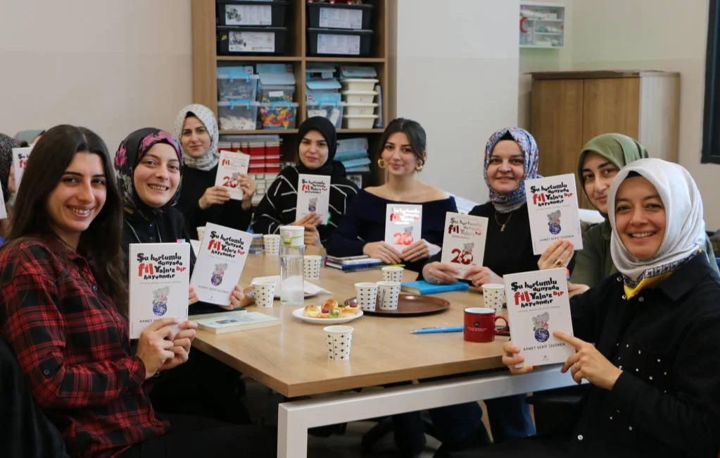 Sakarya Büyükşehir Belediyesi Sosyal Gelişim Merkezinde başlayan ‘Kitap Kulübü Atölyesi’